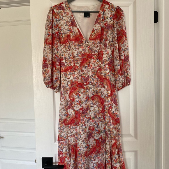 Gabby Skye Floral Paisley Dress, size 8. - Picture 5 of 7